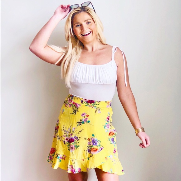 Moving Sale✨ ruffle skirt - Picture 2 of 4